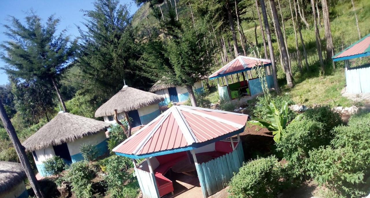 Maverick Camp, Rondavels And Homestay Nyandarua Exterior photo